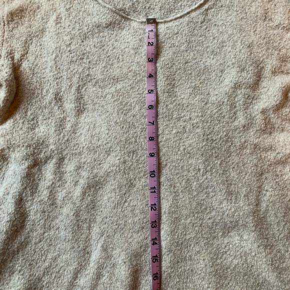 French Connection Size Small soft white/gray sweater - Picture 5 of 5